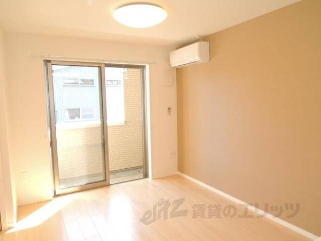 リビング　画像は反転タイプの部屋のものとなります。