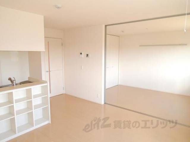 リビング　画像は203号室のものです。