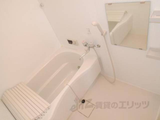 風呂　画像は203号室のものです。