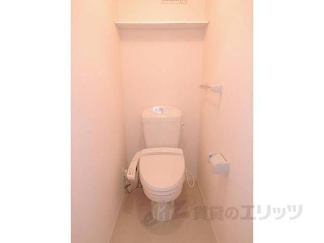 トイレ　画像は203号室のものです。