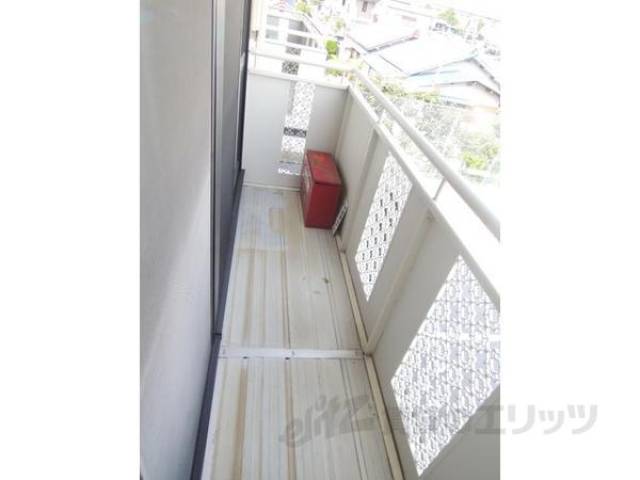 バルコニー　画像は反転タイプの部屋のものです。