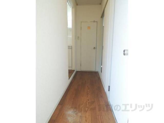 廊下　画像は反転タイプの部屋のものです。