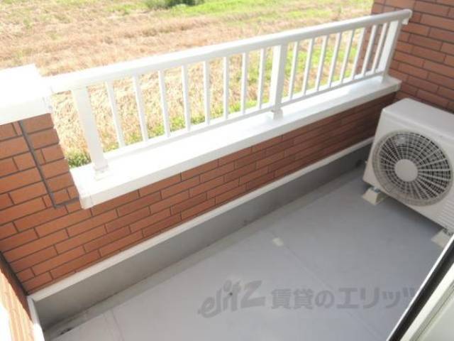 バルコニー　画像は反転タイプの部屋のものです。