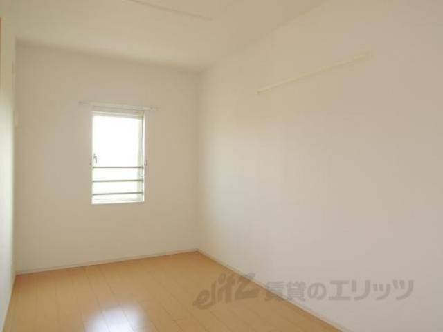 洋室　画像は反転タイプの部屋のものです。