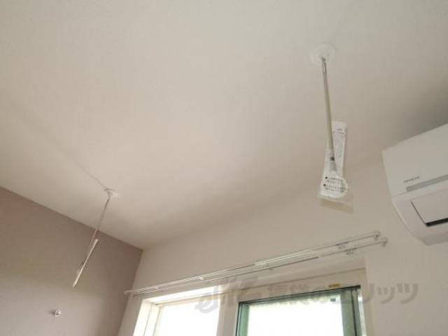室内物干し　画像は反転タイプの部屋のものです。