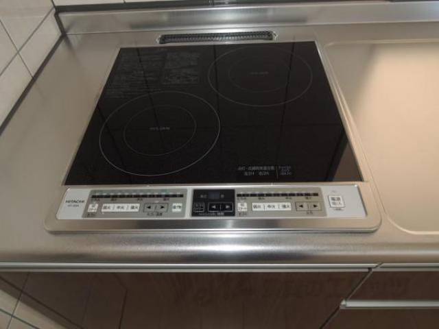 キッチン　画像は反転タイプの部屋のものとなります。