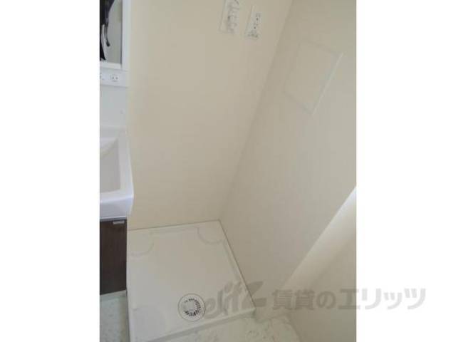 洗濯機置場　画像は反転タイプの部屋のものとなります。