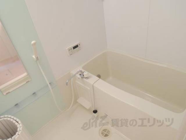 風呂　画像は反転タイプの部屋のものとなります。