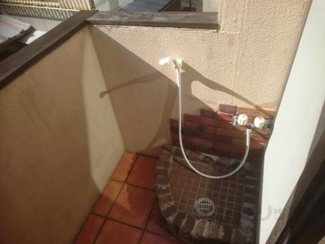 バルコニー　小さい洗い場付き◎