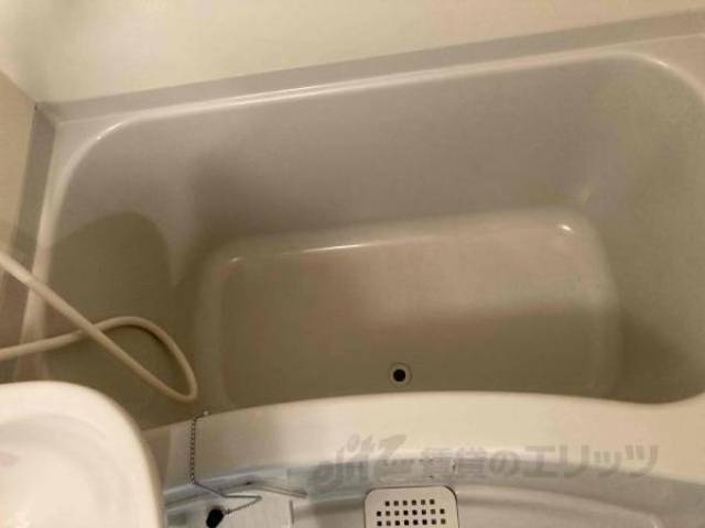 風呂　湯船で一日の疲れを癒せます。