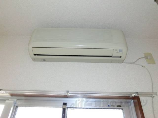 エアコン　エアコンは欠かせませんね