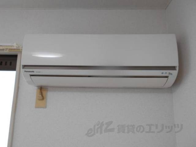 エアコン　最近の気候には必需品ですね