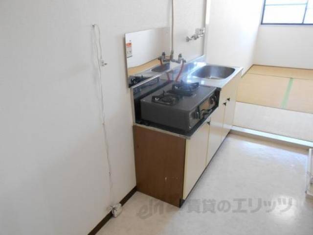 キッチン　ガスコンロも設置済み