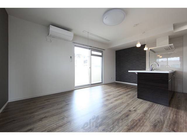 洋室　対面キッチン