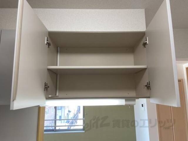 キッチン　キッチン吊戸棚