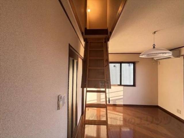 屋根裏部屋