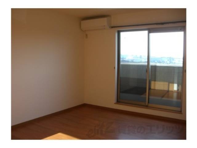 居室　エアコン1基付いています♪