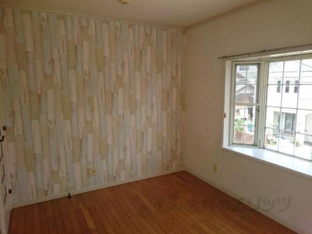 リビング　おしゃれな壁紙