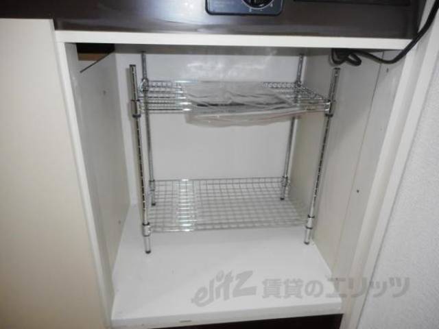 収納　キッチン下部収納