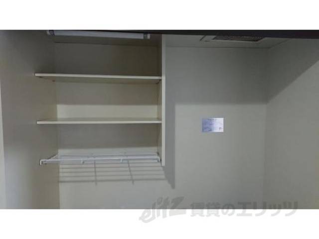 収納　キッチン上棚