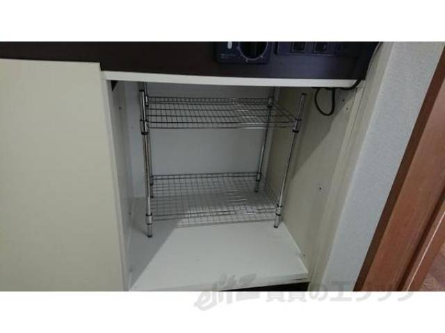 収納　キッチン下部