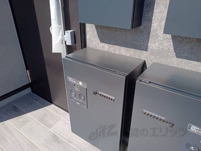 玄関　専用宅配ボックス