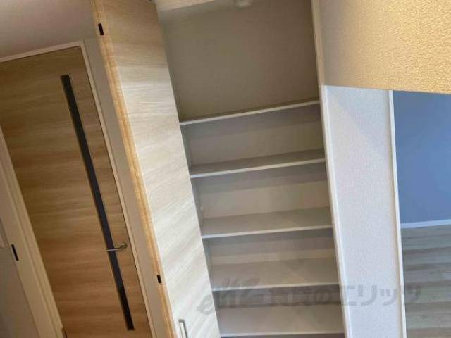 収納　キッチン横収納