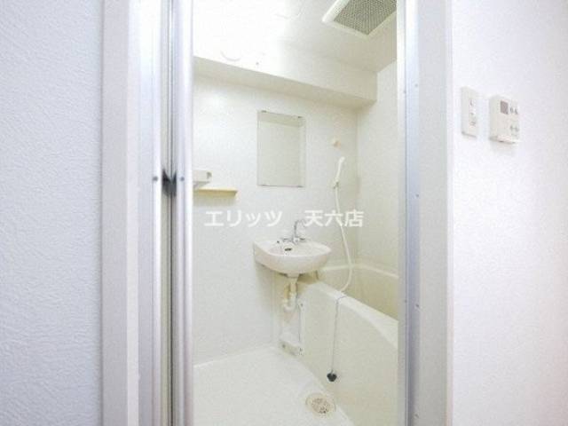バス