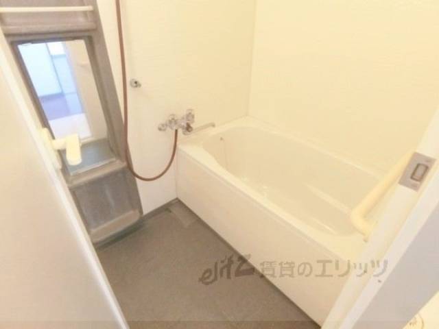 バス