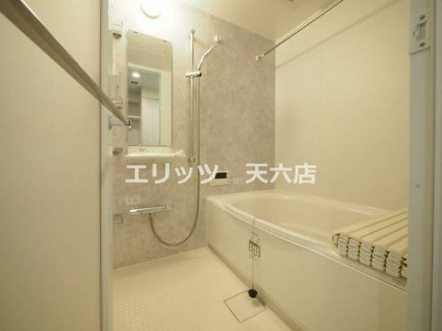 バス