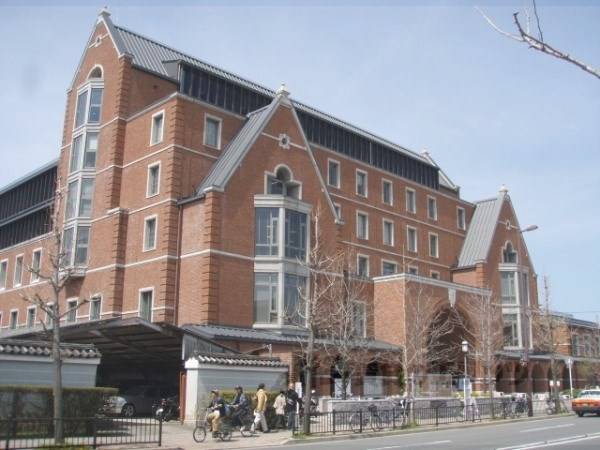 同志社大学　寒梅館