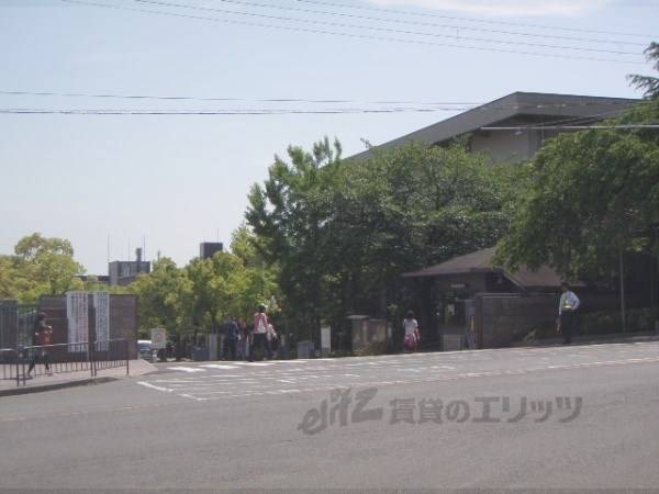 立命館大学　衣笠キャンパス正門