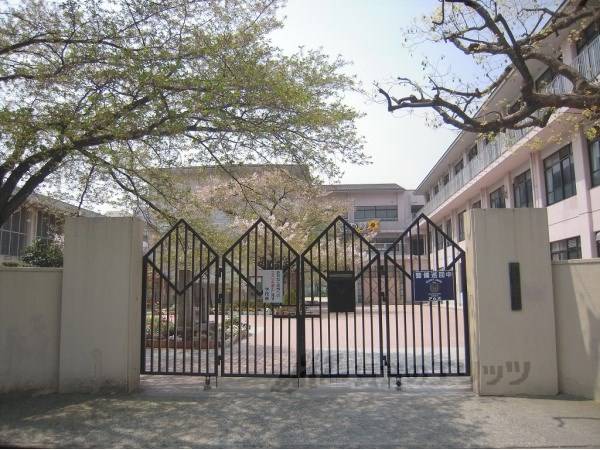 上京中学校
