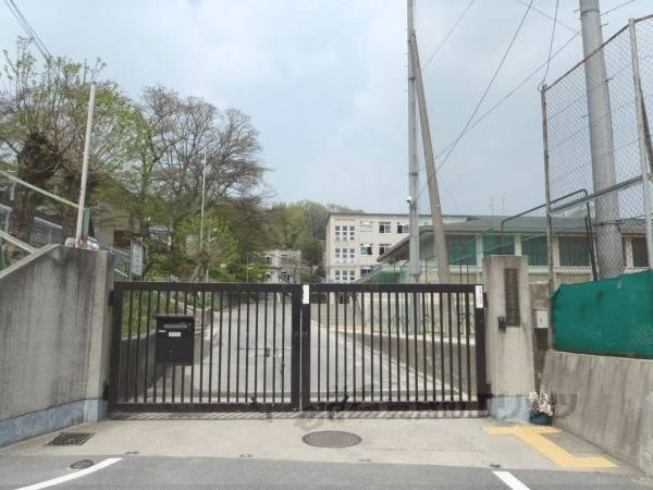 衣笠中学校