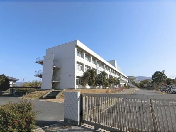 湖東中学校