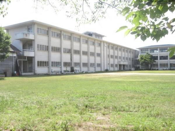 西中学校
