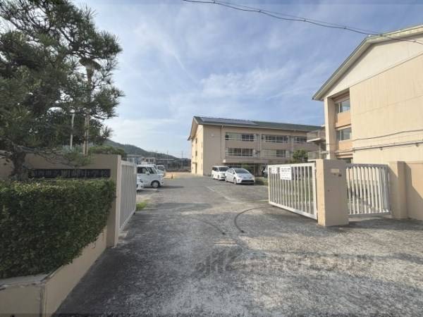 川西市立明峰中学校