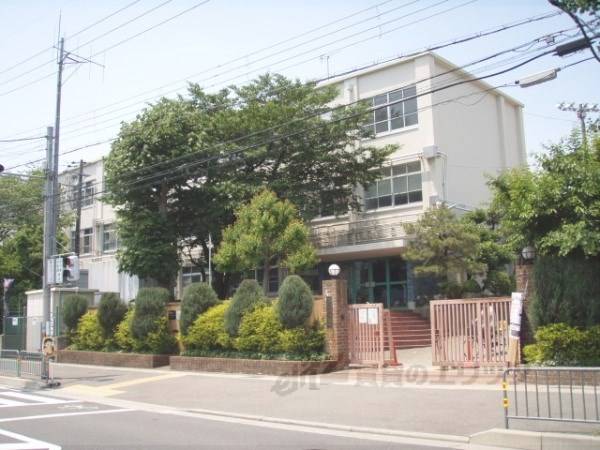 勧修小学校