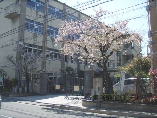 西院小学校