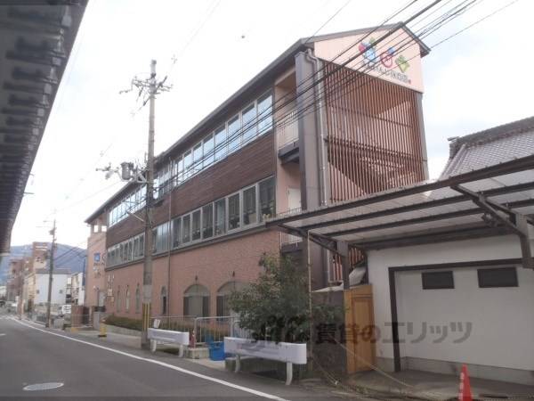 まんいんじこども園