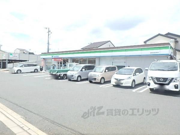 ファミリーマート　師団街道深草店