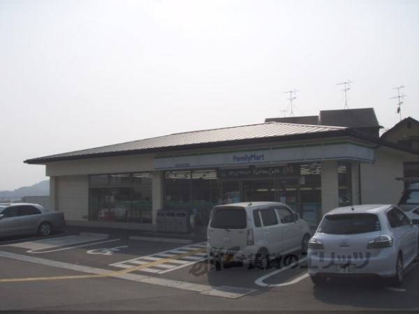 ファミリーマート 山科大宅店