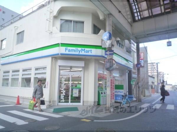 ファミリーマート　草津駅東口店