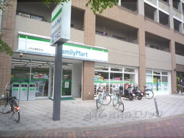 ファミリーマート　ＪＲ太秦駅前店