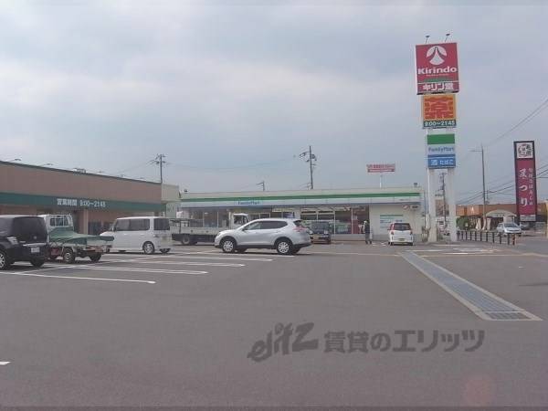 ファミリーマート 亀岡千代川店