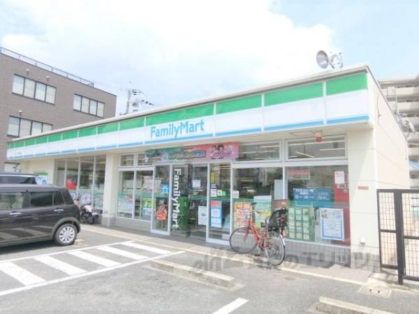 ファミリーマート　トヨタくずは牧野店