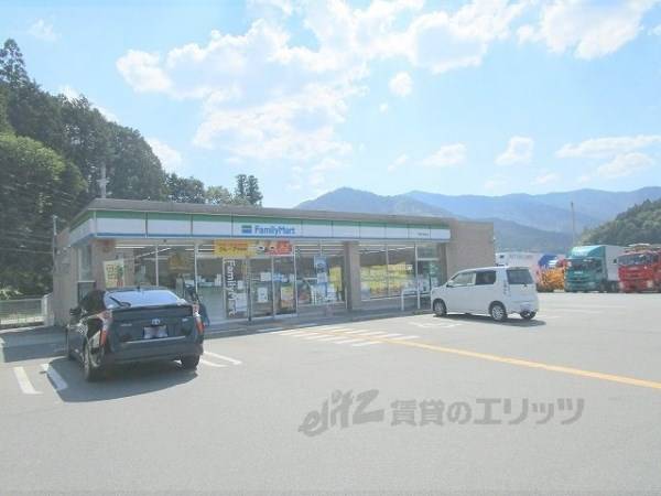 ファミリーマート 亀岡本梅町店