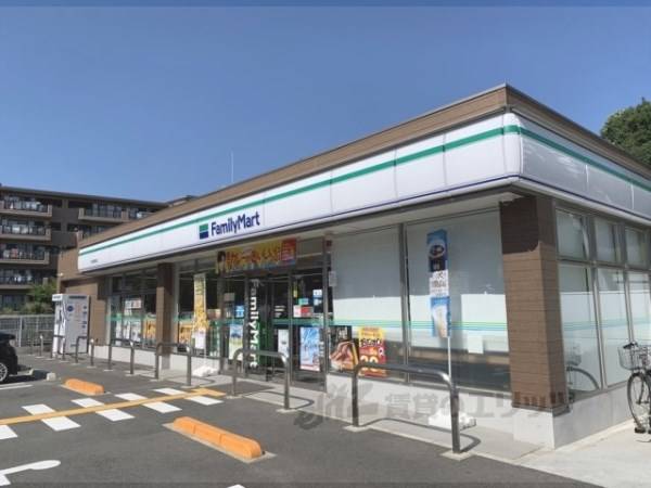ファミリーマート　奈良鶴舞西店