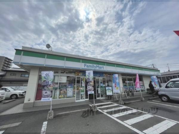ファミリーマート 桜井薬師町店