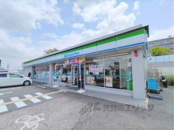 ファミリーマート　王寺本町１丁目店